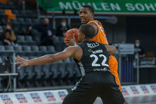 拥有亮眼的 拥有亮眼的