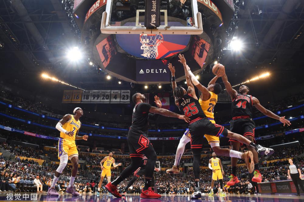 同时也与他 同时也与他